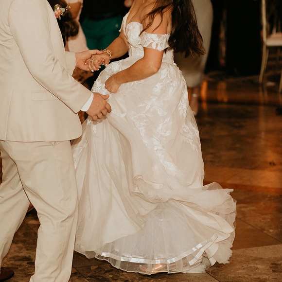 Stella York Dresses & Skirts - Stella York #7332 wedding dress